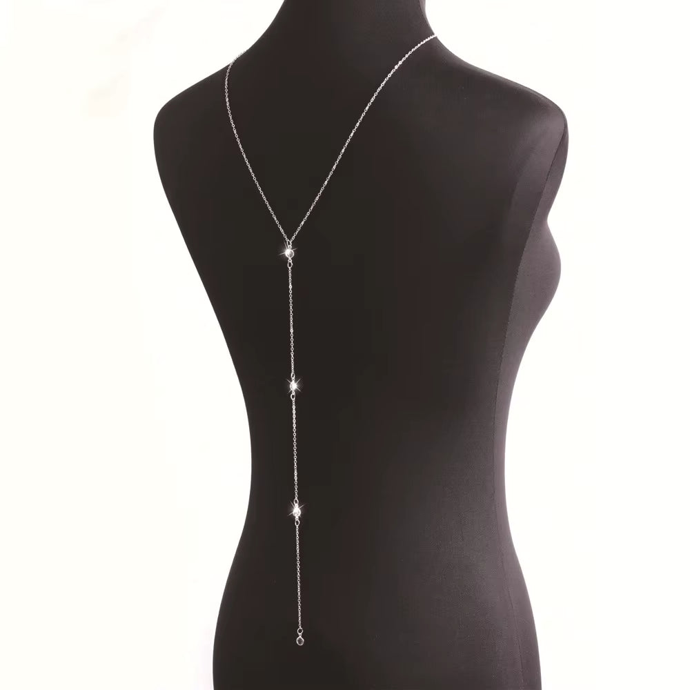 Collier dos nu